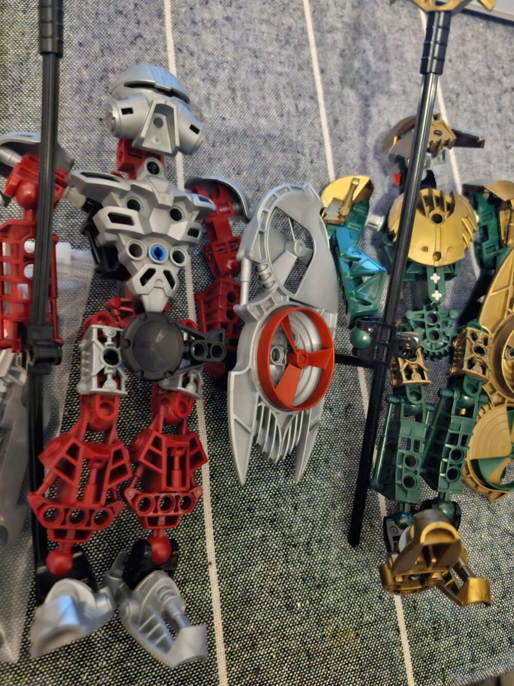 Reserved Bionicle Bundle: Toa Hagah + parts